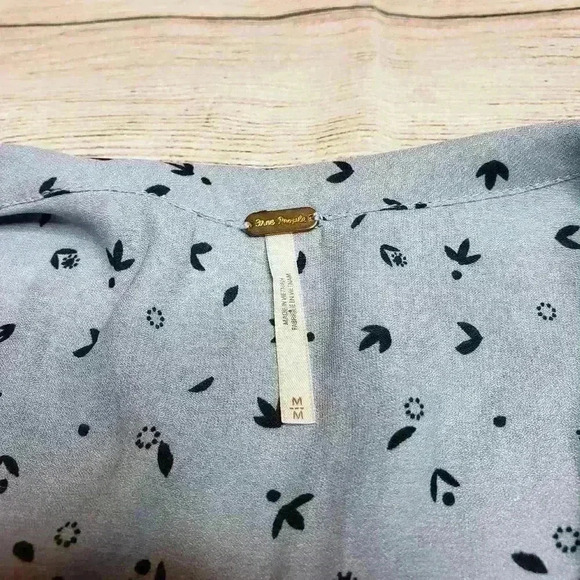 Free People women's blue hi-low tank top medium - Picture 3 of 8